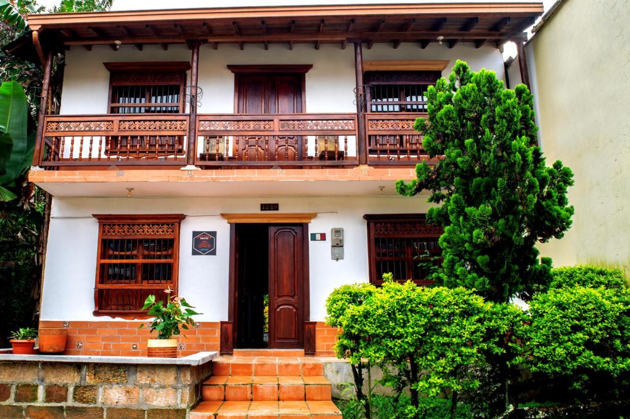 Cafe Racer Hostel خاردين المظهر الخارجي الصورة